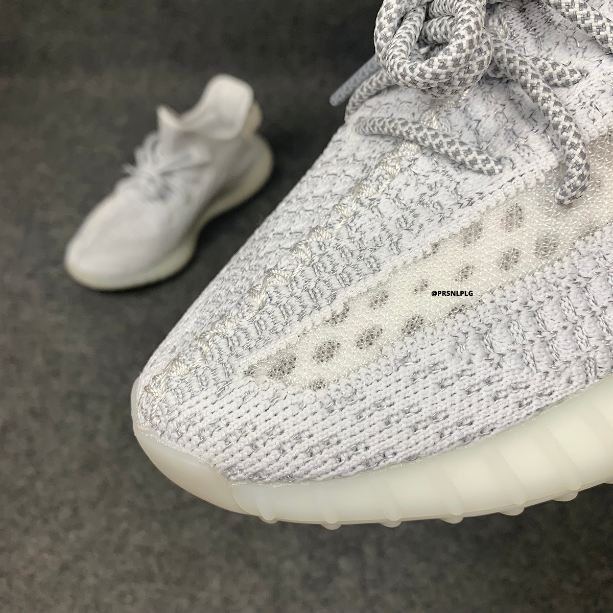 Yeezy orders 350 white reflective